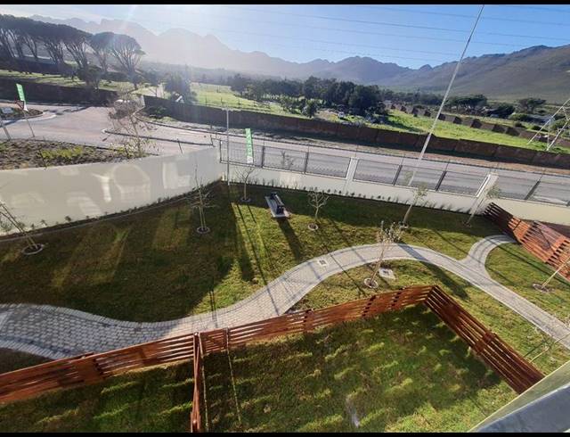 1 BEDROOM PROPERTY TO RENT IN GREENBAY ECO ESTATE